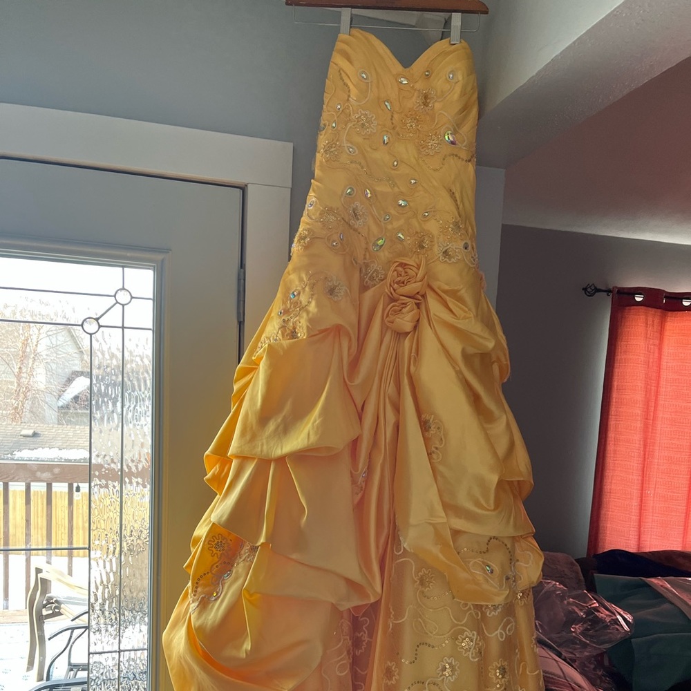 Yellow Ball Gown, Size 8, Quincerea dress
